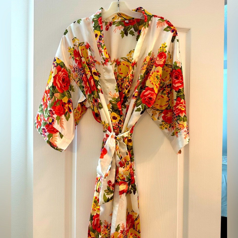 New Bridal/Bridesmaid Robe